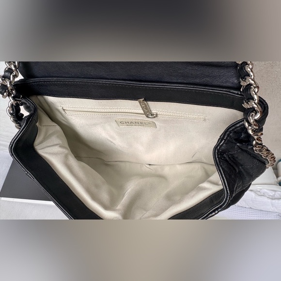 CHANEL Chain Around Bag - Picture 13 of 16